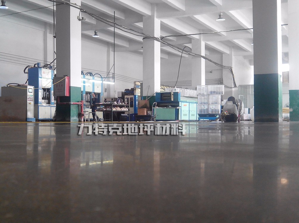 生產(chǎn)車間地面起塵起砂處理-力特克 生產(chǎn)車間地面起塵起砂處理-力特克