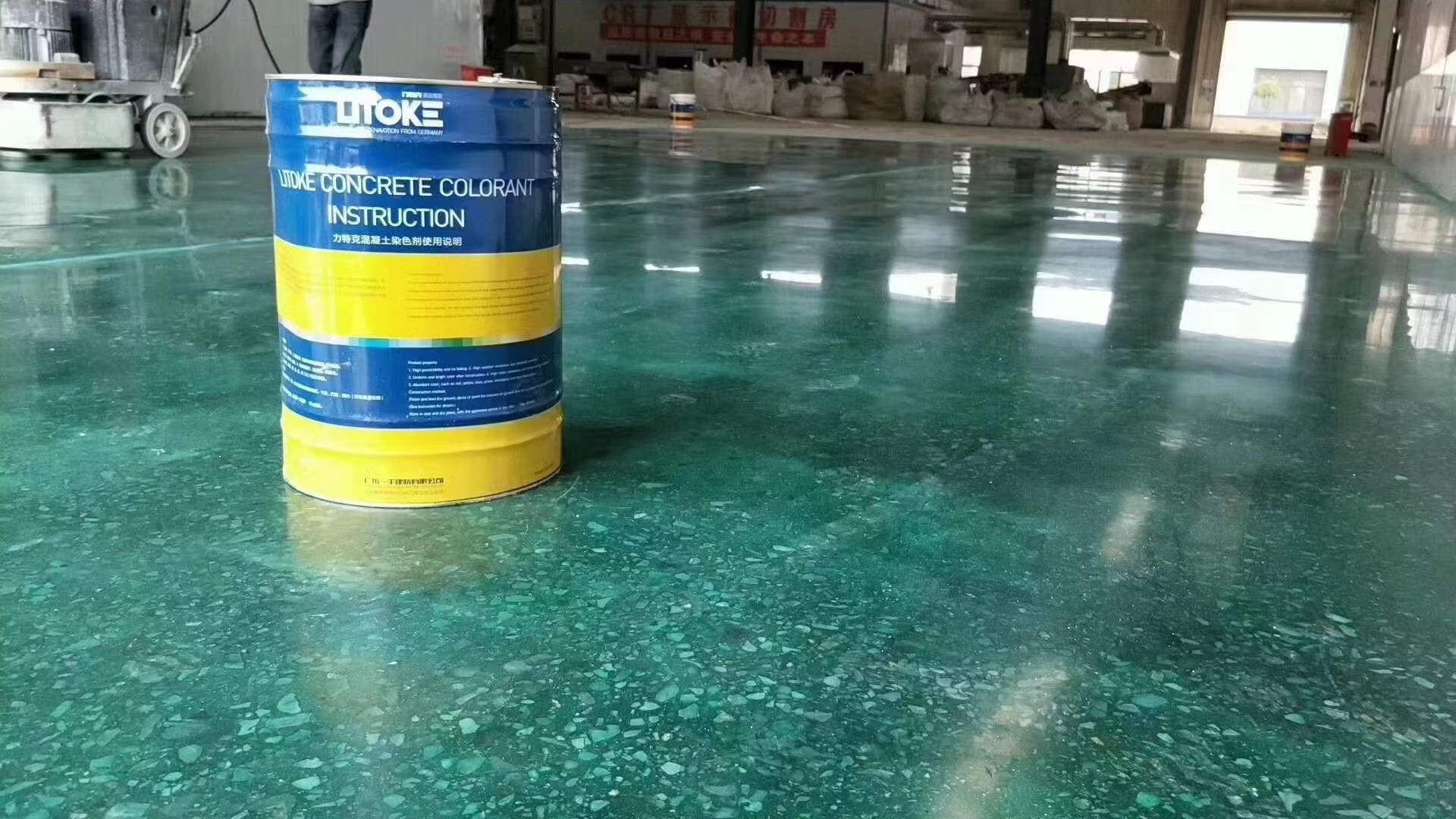 亮而不滑的地坪拋光液，濃縮滲透型地坪光亮劑！